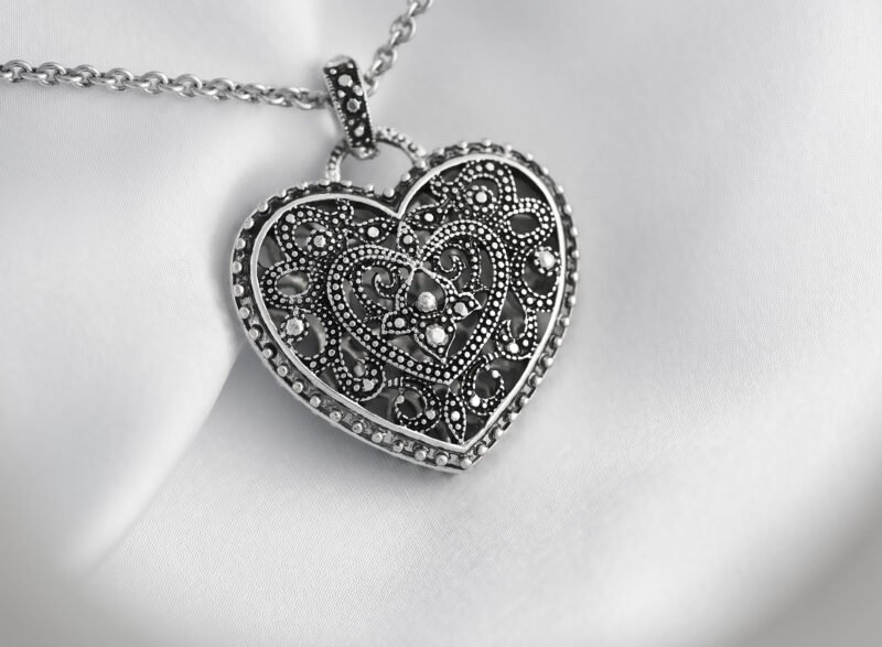 Produkt Fotografie Hamburg Silver Heart Necklace